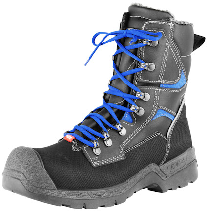 Känga i svart material med blå snörning, förstärkt tå och grå sula.