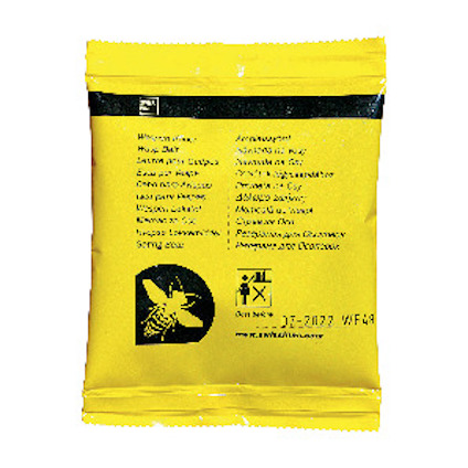 Gul förpackning med text på olika språk och en symbol av en geting.