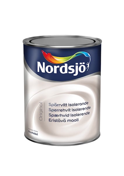 Burk med Nordsjö färg, etikett med text på flera språk, inkluderar "Spärrvitt isolerande".