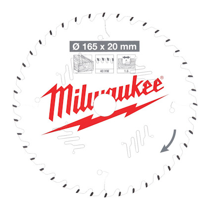 Cirkelsågklinga med rött "Milwaukee" tryckt och tekniska ikoner. Ger uppgifter om specifikationer.