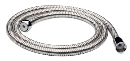 Flexibel metallisk duschslang med kromad yta och svarta fästen.