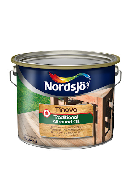Plåtburk med färgglad etikett, märkt "Nordsjö Tinova Traditional Allround Oil", med bild av uteplatsmöbler.