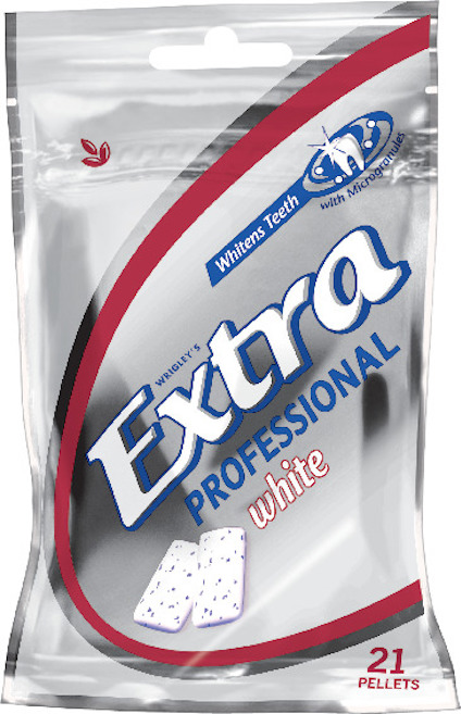 Påsen visar Wrigley's Extra Professional White tuggummi med 21 tabletter, design i silver och rött.