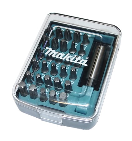 Bitssats i plastlåda med genomskinligt lock, innehåller flera olika bits och en bitshållare. Märkt "Makita".