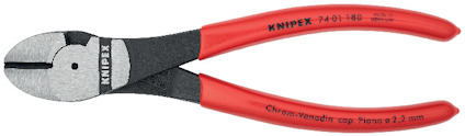 Kraftsidavbitare med röd handtag och texten "KNIPEX" tryckt på handtaget.