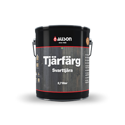 En svart hink med etikett "Auson Tjärfärg Svarttjära". Etiketten visar olika ikoner och text.