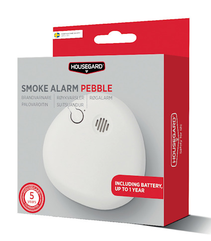 Röd förpackning med vit rökdetektor "Housegard Pebble". Text: "Smoke Alarm", 5 års garanti, batteri upp till 1 år.